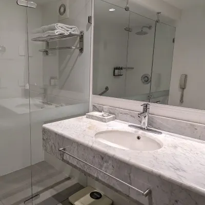 Baño ESTELAR La Fontana Colombia - Bogotá Baño ESTELAR La Fontana Colombia - Bogotá